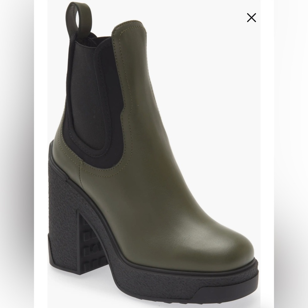 Moncler Isla Block Heel Chelsea Boot green size 9